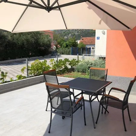 Apartament Sesil A Poljica -marina- Trogir - Dalmatie, Croatie 200m De La *